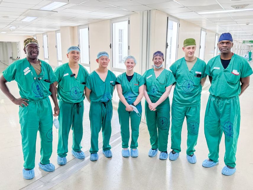 Las autoridades sanitarias de Panamá abrieron una convocatoria que incluye a médicos extranjeros para cubrir 71 plazas críticas en hospitales públicos del interior del país