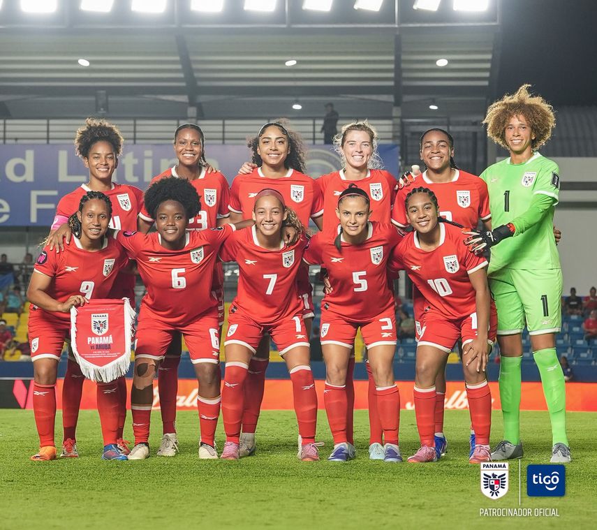 La selección femenina de Panamá derrotó este jueves de remontada por 3-1 a la de Aruba en la tercera jornada del Grupo E de las eliminatorias de la Concacaf para el Mundial de Brasil 2027, que lidera con 9 puntos de 9 posibles, y quedó a una jornada de sellar su paso a los cuartos de final.