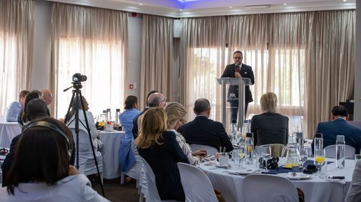 Panamá reforzó su estrategia de posicionamiento internacional durante el Panamá Week en Sudáfrica, donde el ministro de Comercio e Industrias (MICI), Julio Moltó, encabezó la presentación de las ventajas competitivas del país ante empresarios y representantes de gobiernos de Sudáfrica, Angola y otras naciones africanas. Panamá reforzó su estrategia de posicionamiento internacional durante el Panamá Week en Sudáfrica, donde el ministro de Comercio e Industrias (MICI), Julio Moltó, encabezó la presentación de las ventajas competitivas del país ante empresarios y representantes de gobiernos de Sudáfrica, Angola y otras naciones africanas.