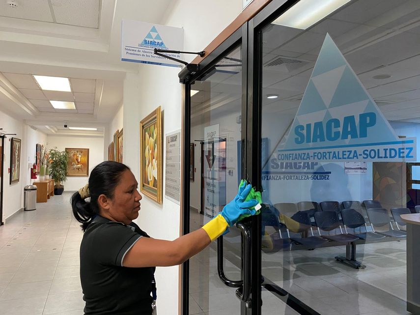 La entidad pagadora del Siacap, Profuturo, cobra una comisión anual de 0.2400% (sobre saldo de la cuenta individual) por los servicios de recaudación, registros de las cuentas individuales, atención a los afiliados y pago de beneficios. La entidad pagadora del Siacap, Profuturo, cobra una comisión anual de 0.2400% (sobre saldo de la cuenta individual) por los servicios de recaudación, registros de las cuentas individuales, atención a los afiliados y pago de beneficios.