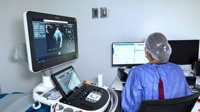 Equipo de cardiólogos de la Ciudad de la Salud brinda apoyo a las policlínicas.