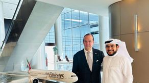 El Canciller de Panamá, Javier Martínez-Acha, y el presidente de Emirates Airlines, Ahmed bin Saeed Al Maktoum, se reunieron para abordar una posible ruta directa entre Ciudad de Panamá y Dubái operada por esa aerolínea, según informó este viernes el Ministerio de Relaciones Exteriores panameño.