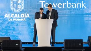 Alcalde Mayer Mizrachi firma convenio para habilitar pagos municipales en criptomonedas