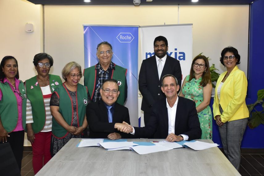 ANCEC, Maxia Latam y Roche colaborarán en el desarrollo e implementación de herramientas digitales de navegación de pacientes con cáncer en Panamá. ANCEC, Maxia Latam y Roche colaborarán en el desarrollo e implementación de herramientas digitales de navegación de pacientes con cáncer en Panamá.