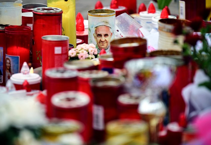 El papa Francisco continúa mejorando y no piensa en renunciar El papa Francisco continúa mejorando y no piensa en renunciar