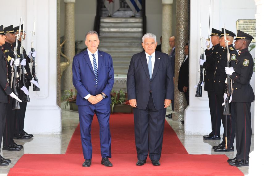 Presidente de Uruguay pide unidad latinoamericana ante incertidumbre económica