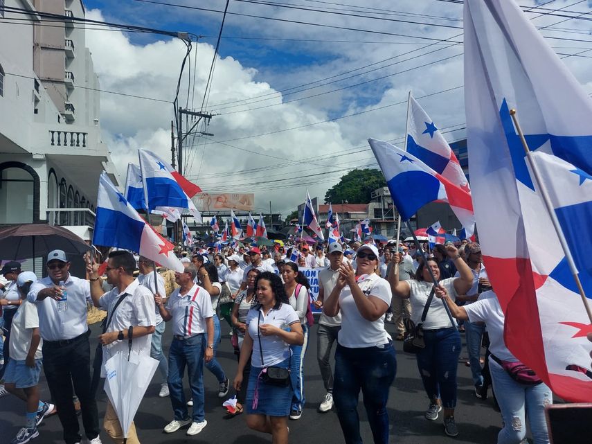 La paralización parcial de clases, genera incertidumbre entre los padres de familia. La paralización parcial de clases, genera incertidumbre entre los padres de familia.