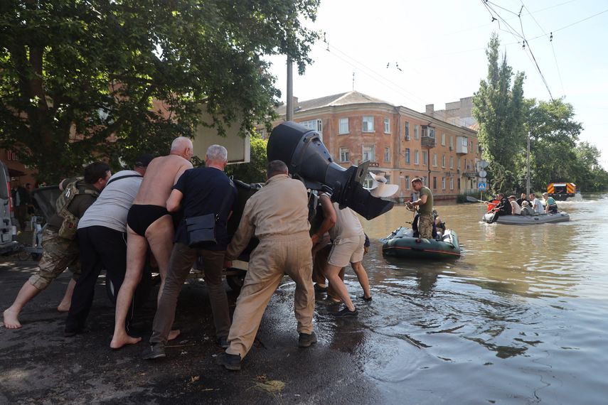 Francia envía ayuda a Ucrania tras destrucción de represa Francia envía ayuda a Ucrania tras destrucción de represa