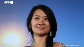 Chloé Zhao hace historia en unos Óscar pandémicos