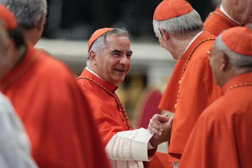Tribunal del Vaticano condena a cardenal por malversación. Tribunal del Vaticano condena a cardenal por malversación.