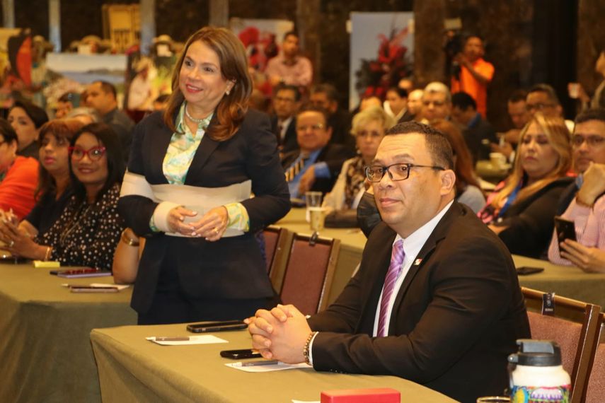 Rectores y decanos de las distintas universidades oficiales y particulares del país participaron en el Foro Internacional de Innovación en Educación Superior INNKIND 2023. Rectores y decanos de las distintas universidades oficiales y particulares del país participaron en el Foro Internacional de Innovación en Educación Superior INNKIND 2023.