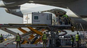 México recibe 200.000 dosis de vacunas del laboratorio chino Sinovac