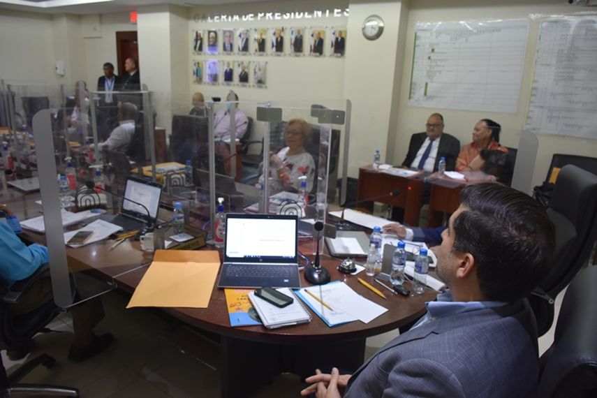 El director general de la CSS, Enrique Lau Cortés, indicó que la entidad trabaja para la actualización de todos sus programas sociales. El director general de la CSS, Enrique Lau Cortés, indicó que la entidad trabaja para la actualización de todos sus programas sociales.