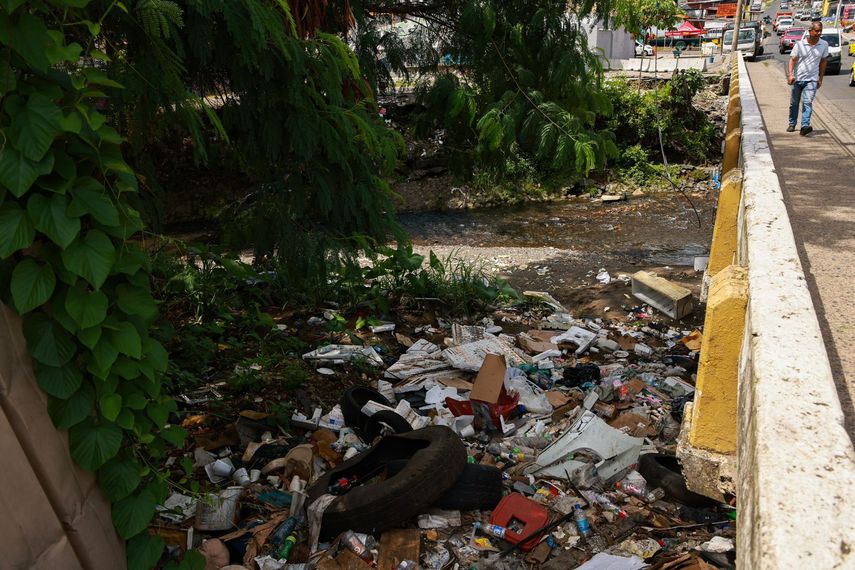 Mala disposición de desechos en Pueblo Nuevo, recicladoras en la mira. Mala disposición de desechos en Pueblo Nuevo, recicladoras en la mira.
