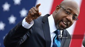 Los demócratas ganan un escaño en Georgia y acarician el control del Senado de EEUU