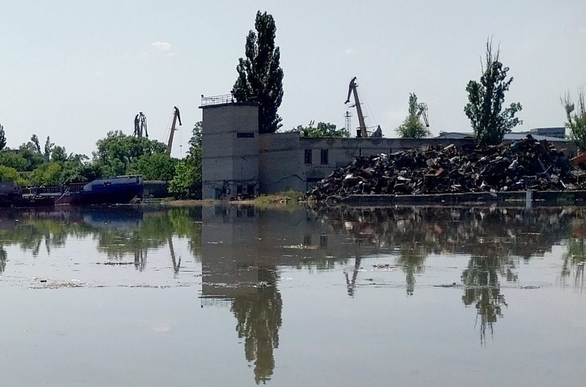 La hidroeléctrica de Kajovka, ubicada al sur de Ucrania. La hidroeléctrica de Kajovka, ubicada al sur de Ucrania.