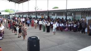 Estudiantes conocieron a sus docentes en el primer día de clases.
