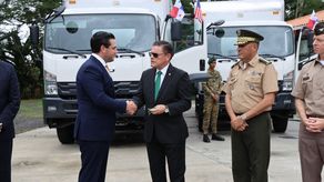 Donación de $1 millón: EE.UU. entrega centro de operaciones y camiones al Senafront