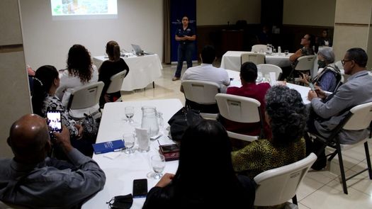 Nery Esquivel, de la agencia de MiAMBIENTE Volcán, expuso los avances y realidades que se tiene con relación a esta temática en la provincia.