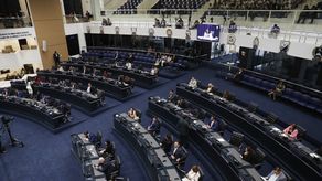 La reforma fue ratificada con 58 votos de 60 diputados de la Asamblea de El Salvador. EFE.