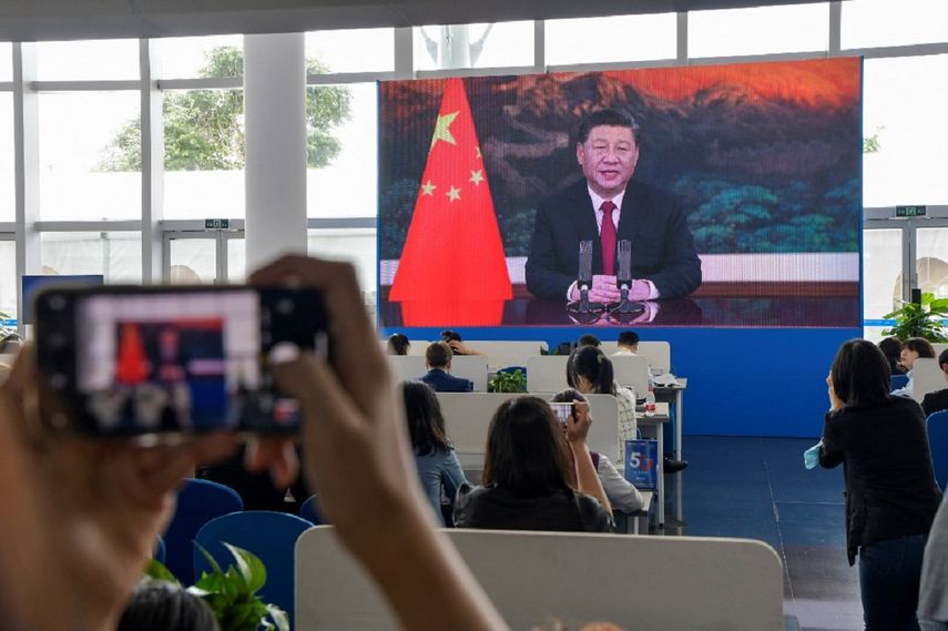 El presidente de China, Xi Jinping, pidió una mejor regulación de las finanzas en línea aunque insistió en el "apoyo" del gobierno a la economía digital, tras una serie de multas que sacudieron al sector.