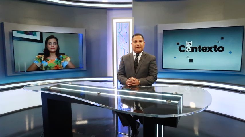 Ana Giselle Rosas, miembro de la&nbsp; presidente de la Asociaci&oacute;n de Comisi&oacute;n de la Mujer en el Programa En Contexto