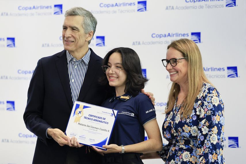 Copa Airlines gradúa a 47 técnicos aeronáuticos, con mayor presencia femenina