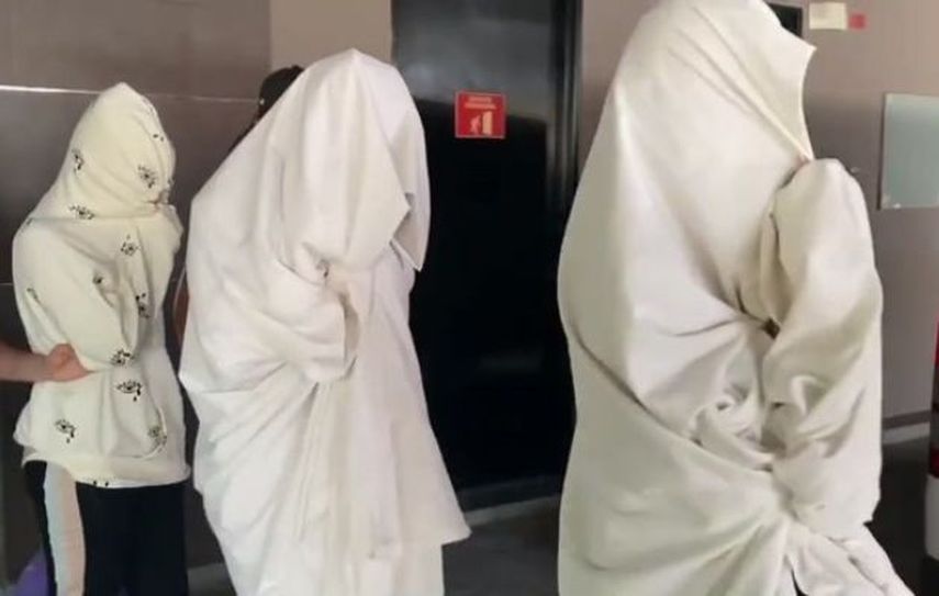 La Comisión Nacional contra la Trata de Personas la conforman 14 estamentos de seguridad entre instituciones públicas y dos privadas. La Comisión Nacional contra la Trata de Personas la conforman 14 estamentos de seguridad entre instituciones públicas y dos privadas. 