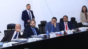 Diputados y autoridades