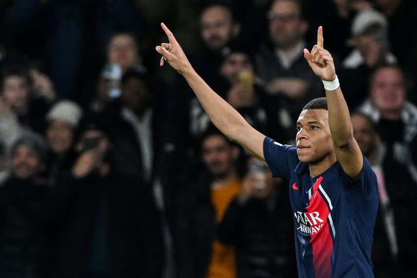 Mbappé ha comunicado al PSG su intención de abandonar el club. Mbappé ha comunicado al PSG su intención de abandonar el club.