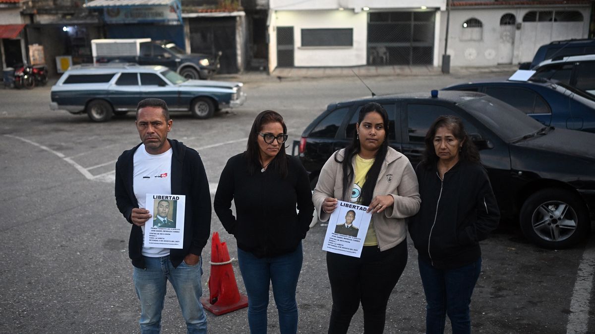 Venezuela anunció el lunes la excarcelación de 116 presos políticos dentro de un lento proceso de liberaciones anunciado la semana pasada, tras el bombardeo de Estados Unidos y la captura del depuesto presidente Nicolás Maduro. Venezuela anunció el lunes la excarcelación de 116 presos políticos dentro de un lento proceso de liberaciones anunciado la semana pasada, tras el bombardeo de Estados Unidos y la captura del depuesto presidente Nicolás Maduro.