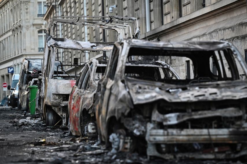 Francia evalúa daños tras disturbios sin precedentes en protestas contra el costo de la vida