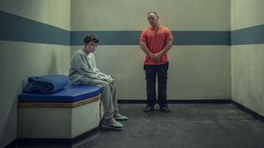 Serie Adolescencia reaviva el debate global sobre el acceso a internet de los menores