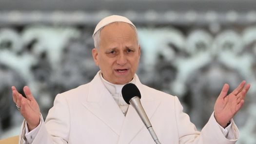 León XIV aboga por una Iglesia alejada de la prepotencia en su primer Jueves Santo