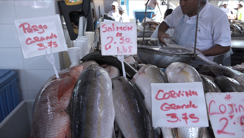 Precios en Mercado de Mariscos en Cuaresma.