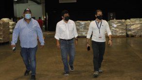 Gobernador de Guna Yala visita centro de acopio Panamá Solidario en Atlapa