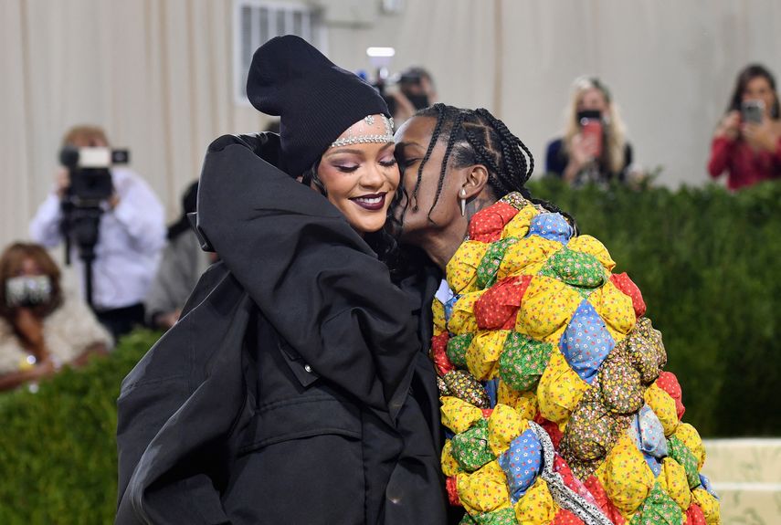 Rihanna y el rapero A$AP Rocky esperan su primer hijo