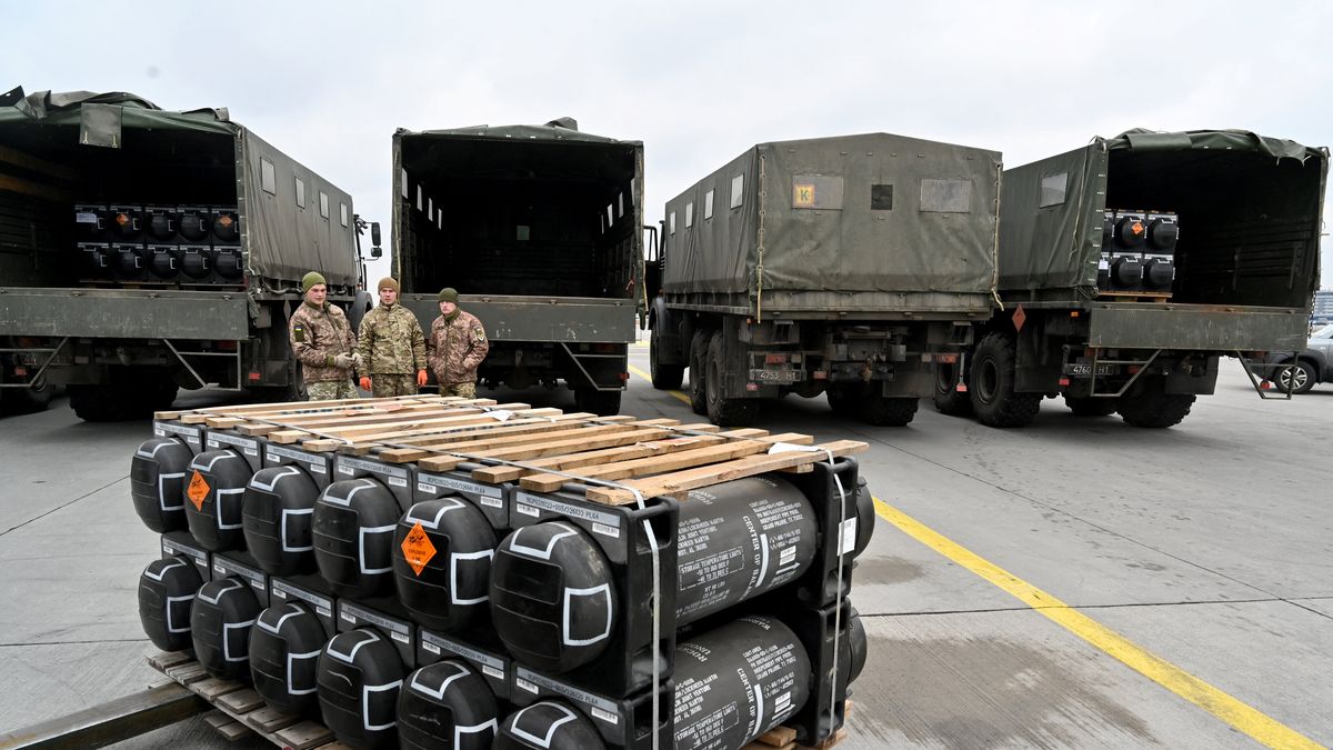 Estados Unidos dará $300 millones en armas a Ucrania pese a escasez de fondos