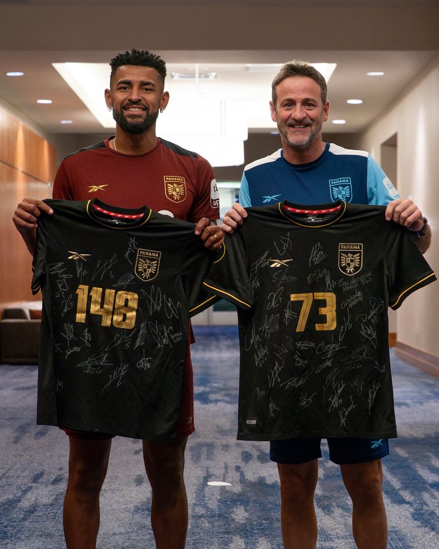 Reconocen a Godoy y Christiansen por récords históricos con la Selección Reconocen a Godoy y Christiansen por récords históricos con la Selección