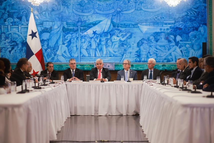 José Raúl Mulino y líderes de partidos políticos abordaron crisis de la CSS