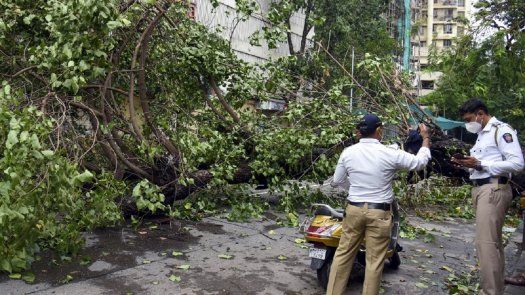 Las fuertes precipitaciones en India obligaron a unas 250.000 personas a abandonar sus hogares. AFP