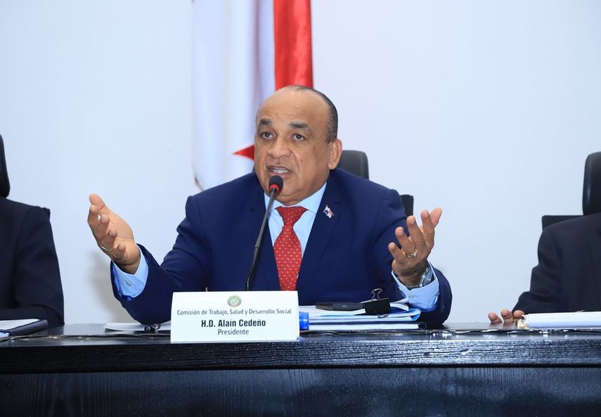 La Comisión de Trabajo, Salud y Bienestar Social de la Asamblea Nacional (AN) aprobó una resolución que regula la metodología y el procedimiento para las consultas ciudadanas en el interior del país relacionadas con el proyecto de ley 163, que propone modificaciones, adiciones y derogaciones a la Ley 51 de 2005, la cual rige la Ley Orgánica de la Caja de Seguro Social (CSS). La Comisión de Trabajo, Salud y Bienestar Social de la Asamblea Nacional (AN) aprobó una resolución que regula la metodología y el procedimiento para las consultas ciudadanas en el interior del país relacionadas con el proyecto de ley 163, que propone modificaciones, adiciones y derogaciones a la Ley 51 de 2005, la cual rige la Ley Orgánica de la Caja de Seguro Social (CSS).