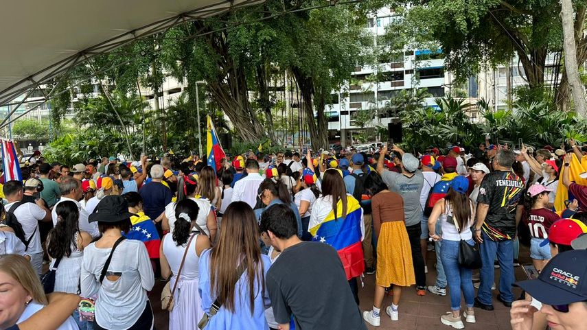 Arzobispo Ulloa convoca a una jornada de oración por Venezuela. Arzobispo Ulloa convoca a una jornada de oración por Venezuela.