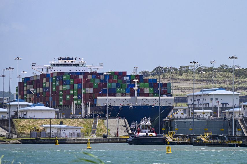 La economía panameña, Producto Interno Bruto, (PIB) experimentó un crecimiento del 2.1% durante los primeros nueve meses de 2024, alcanzando un monto total de B/. 58,807.2 millones, según el último informe emitido por la Contraloría General de la República. La economía panameña, Producto Interno Bruto, (PIB) experimentó un crecimiento del 2.1% durante los primeros nueve meses de 2024, alcanzando un monto total de B/. 58,807.2 millones, según el último informe emitido por la Contraloría General de la República.