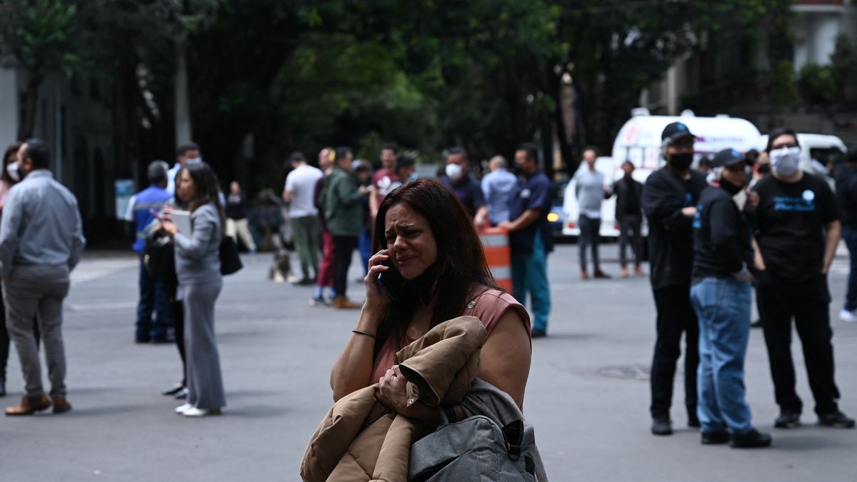 Sismo de 7,4 grados sacude al centro de México