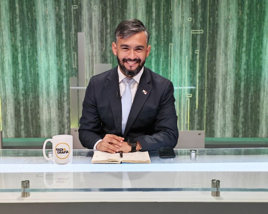 Luis Duke cuestiona cifras del Meduca y pide priorizar infraestructura sobre laptops