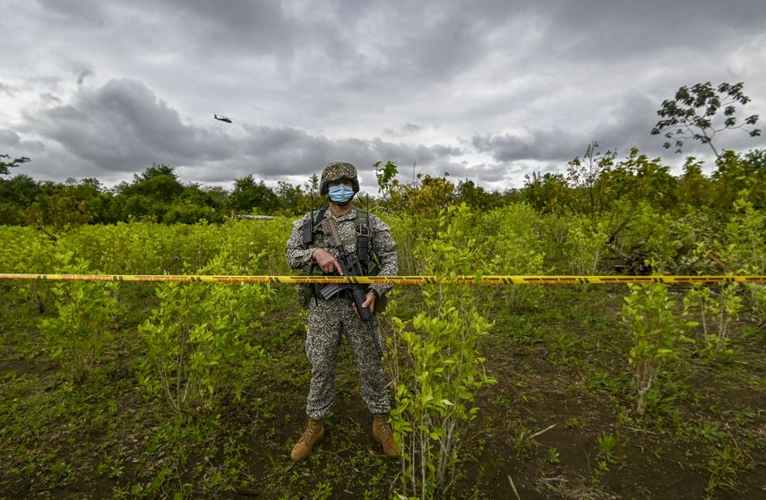 Unas 400 personas debieron huir y un millar más están confinadas en el noroeste de Colombia por combates entre la guerrilla del ELN y el Clan del Golfo.
