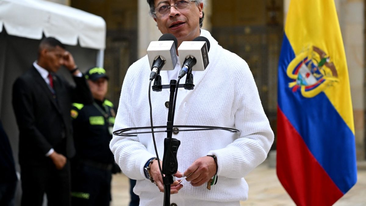 Petro denuncia que Colombia está siendo bombardeada desde Ecuador Petro denuncia que Colombia está siendo bombardeada desde Ecuador