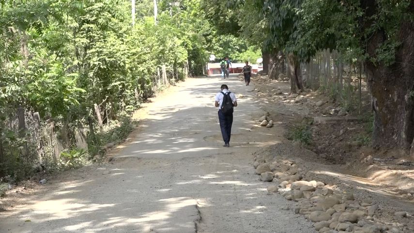 La población de la comarca Ngäbe-Buglé piden a las autoridades mayor inversión en las vías de comunicación y además dar seguimiento a las carreteras que se han construido para evitar que queden en el abandono.