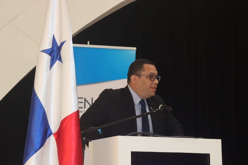 El viceministro Académico de Educación, Ariel Rodríguez Gil, se tomó la palabra en la inauguración de la Olimpiada Panameña de Ciencias Espaciales. El viceministro Académico de Educación, Ariel Rodríguez Gil, se tomó la palabra en la inauguración de la Olimpiada Panameña de Ciencias Espaciales.